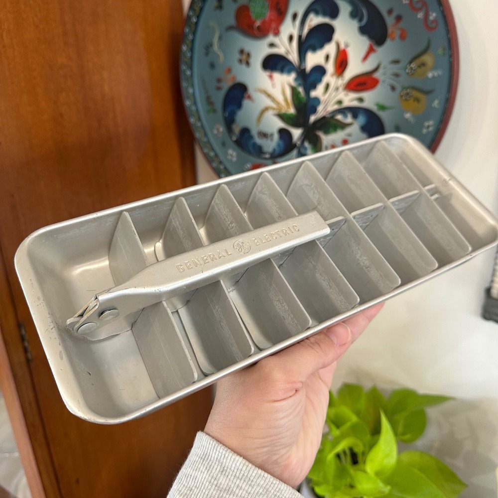 Vintage General Electric Aluminum Ice Cube Tray GE Lever Release 14 Slot Retro
